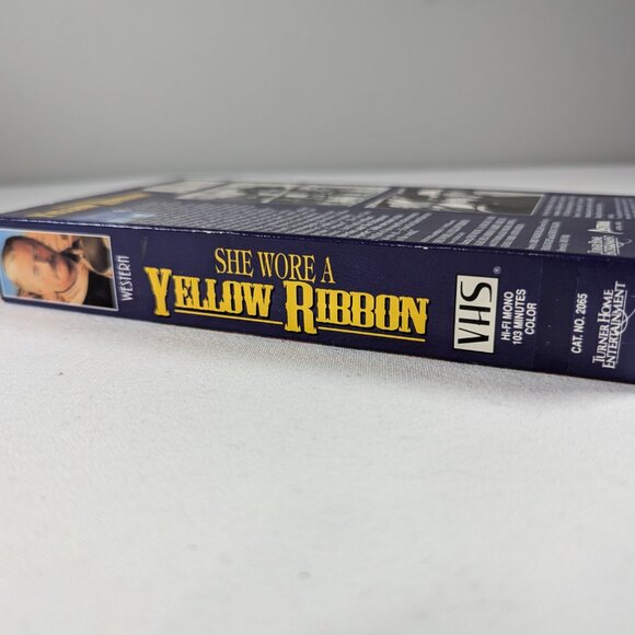 3/$15 Vintage Western VHS movie SHE WORE A YELLOW RIBBON (1949) with John Wayne - Picture 2 of 4